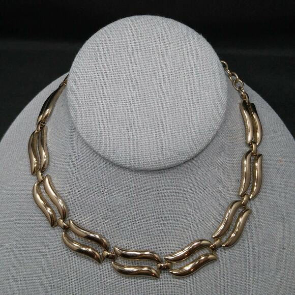 Vintage Monet Medley Necklace Book Piece, Gold Plated Choker 1950s Jewelry 14.5" - Picture 8 of 10